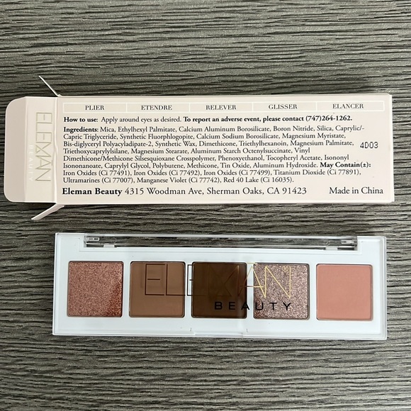 Makeup Kit - Picture 3 of 8